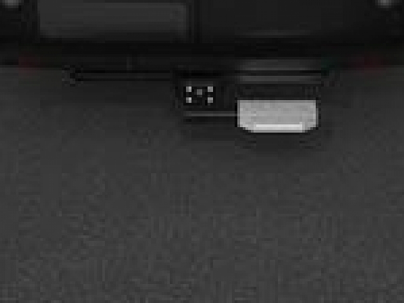 ENKELE OPSTAPTREDE  voor kofferzijde Ford Nugget; plaatsing inbegrepen.